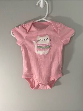 Soft Pink Ribbed Cat Applique Baby Onesie